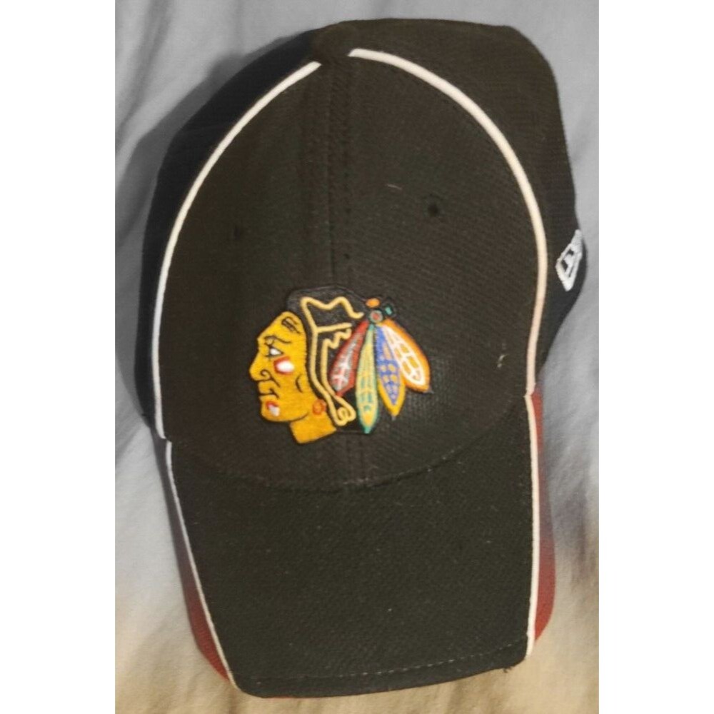 New Era 39Thirty D3 NHL Chicago  Black Hawks  Size M/L Fitted Dad Cap